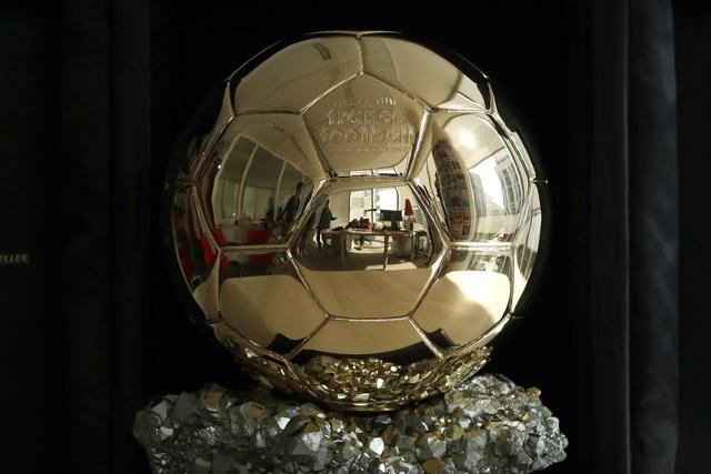 2010金球奖为何给梅西（梅西拿到金球奖对c罗意味着什么）(3)