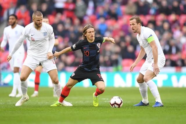 英格兰vs丹麦比分（欧洲杯半决赛英格兰丹麦精彩集锦）(1)