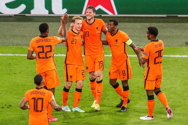 荷兰VS乌克兰比分是多少（荷兰3比2惊险战胜乌克兰）