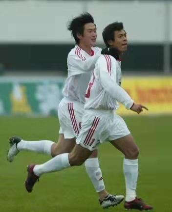 2001世青赛中国队（中国足球黄金一代球员现状）(12)