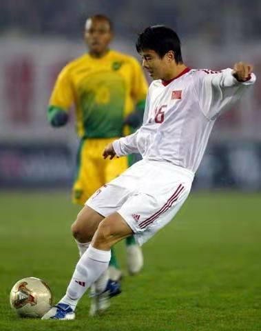 2001世青赛中国队（中国足球黄金一代球员现状）(11)