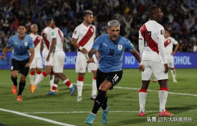 欧洲杯两豪门提前晋级（乌拉圭队4连败后上演大翻盘）(3)
