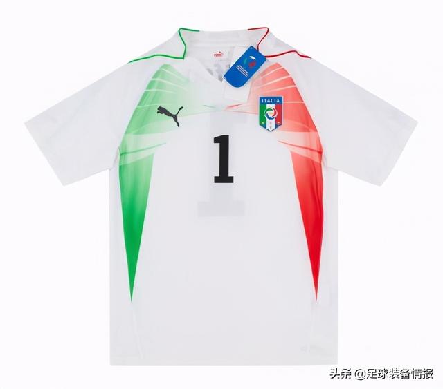 94年意大利球衣（盘点历年来意大利国家队的球衣）(65)