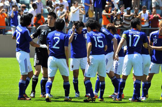 日本天皇杯决赛规则（日本足球俱乐部对天皇杯的态度）(2)