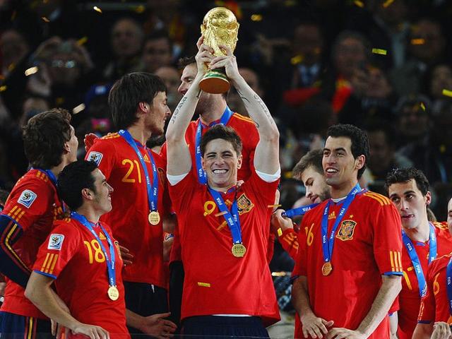 2014世界杯西班牙首发阵容（10年前西班牙世界杯夺冠阵容）(3)