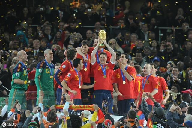 2014世界杯西班牙首发阵容（10年前西班牙世界杯夺冠阵容）(10)