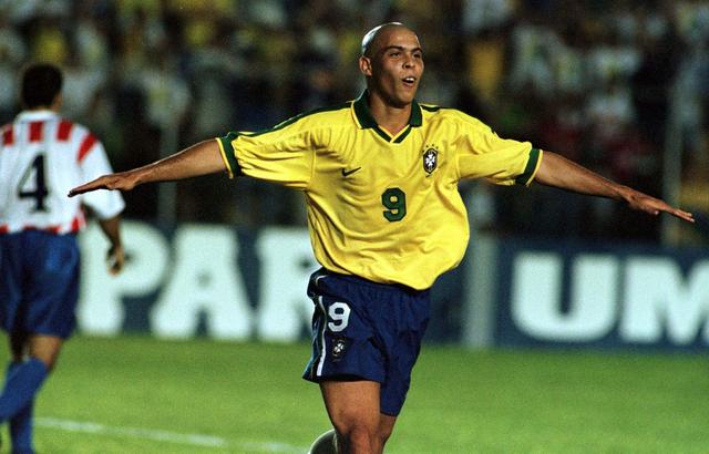 巴西足球历史最佳阵容（巴西足球历史上最佳11人阵容图片）(24)