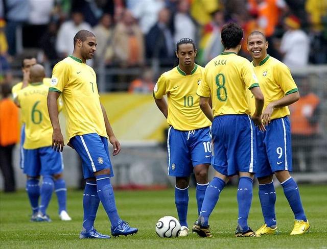 巴西足球历史最佳阵容（巴西足球历史上最佳11人阵容图片）(32)