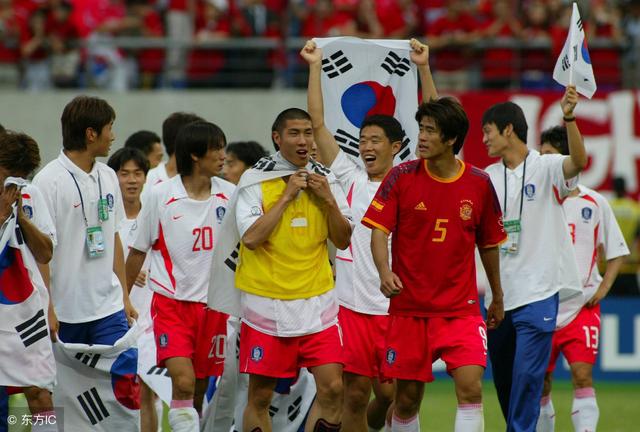 2002世界杯韩国黑哨事件（回顾2002年韩国世界杯足球史上著名黑哨事件）