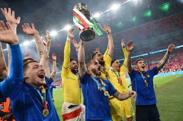 欧洲杯决赛意大利对英格兰（三狮军团时隔53年再次捧杯）