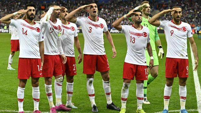 土耳其足球四大豪门（土耳其足球历史最佳阵容）(40)