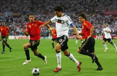 2008年欧洲杯德国队阵容（简述08年欧洲杯决赛西班牙VS德国）(3)