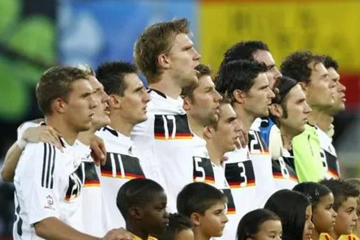 2008年欧洲杯德国队阵容（简述08年欧洲杯决赛西班牙VS德国）(2)