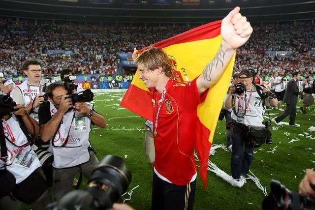 2008年欧洲杯德国队阵容（简述08年欧洲杯决赛西班牙VS德国）(9)