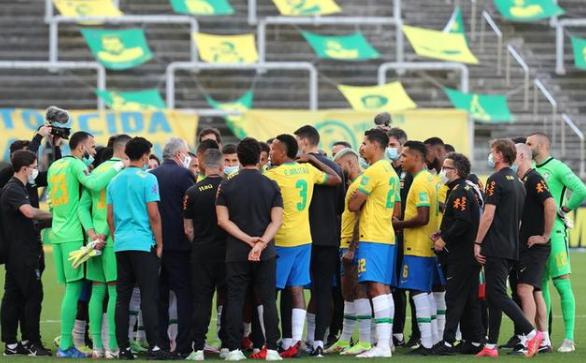 巴西vs阿根廷比赛中断结果（巴西强制驱逐阿根廷英超球员）(3)