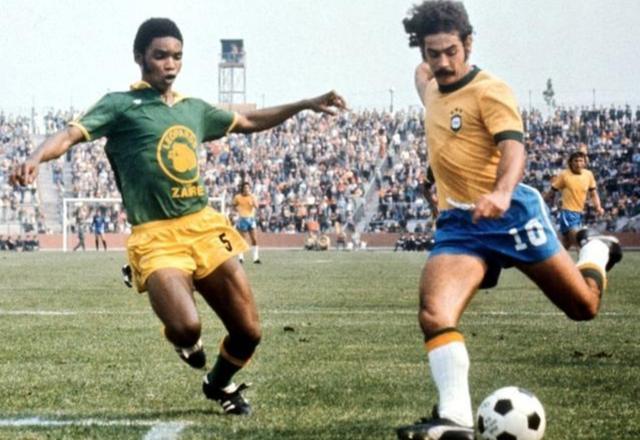 巴西足球巨星排名（巴西历史十大有实力有个性的足球巨星）(4)