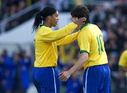 06年世界杯巴西队被谁淘汰（06年世界杯巴西有卡卡和小罗）(2)