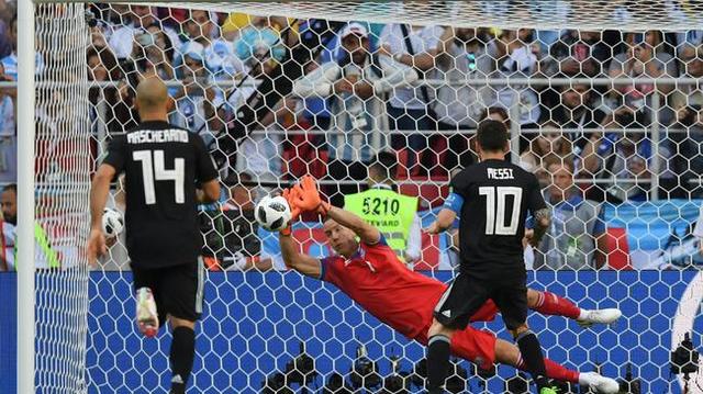 世界杯阿根廷对冰岛（世界杯阿根廷冰岛梅西点球）(9)