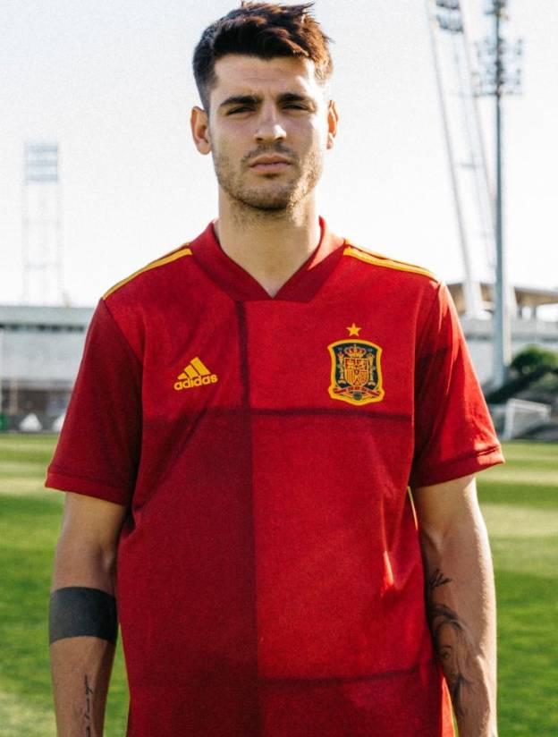 西班牙足球服（艺术感十足的西班牙球衣）