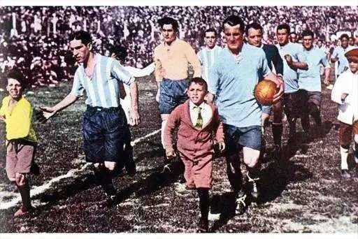 乌拉圭世界杯历史战绩（乌拉圭足球的历史荣耀）(4)
