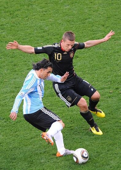 德国和阿根廷交锋史（简述2010世界杯阿根廷德国之战）(6)