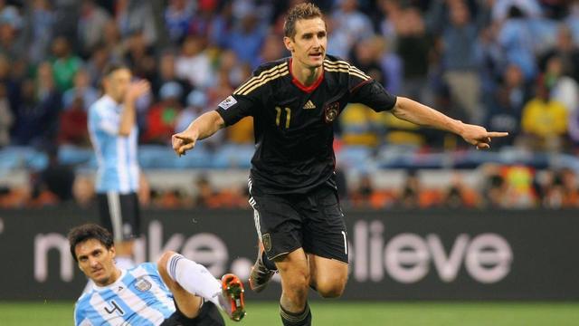 德国和阿根廷交锋史（简述2010世界杯阿根廷德国之战）(7)