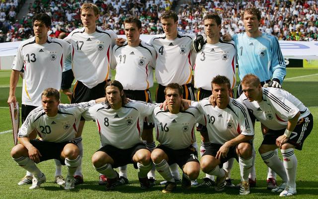 德国足球队首发阵容（德国足球国家队历史上的最佳阵容）(39)