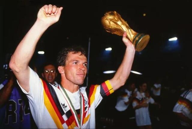 1990年世界杯德国队阵容（马特乌斯1990年世界杯决赛图片）(3)
