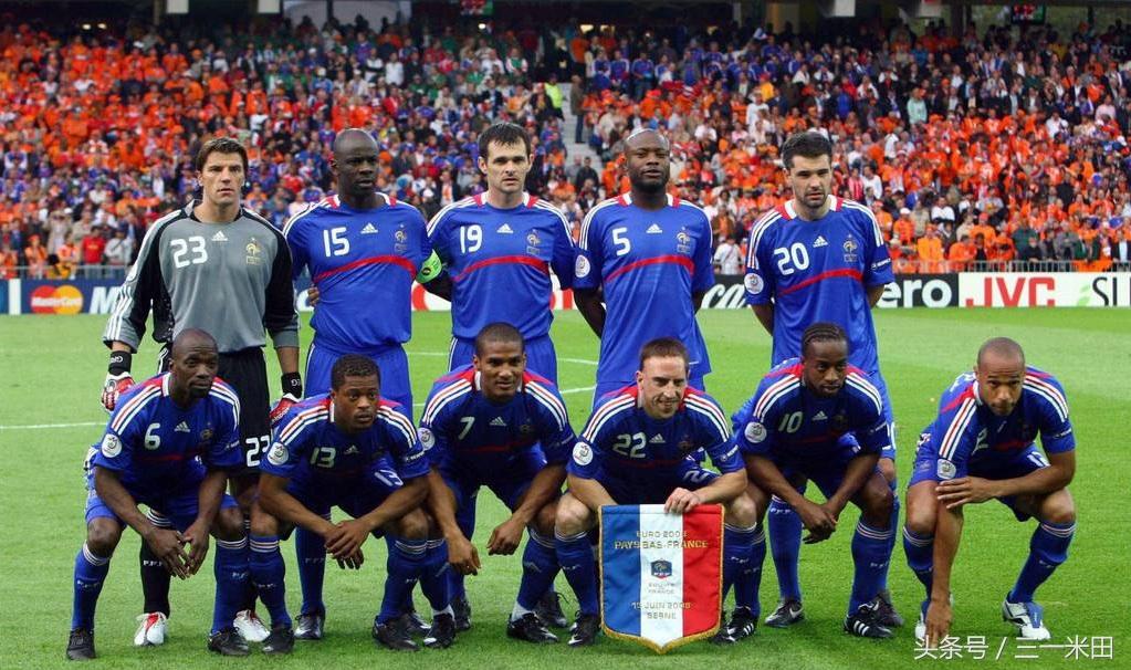 1984欧洲杯法国队阵容名额（历届欧洲杯法国队合照）(12)
