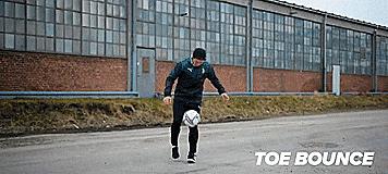 足球的技术和动作要领（每一个花式足球运动员都应该掌握的25个技巧）(8)