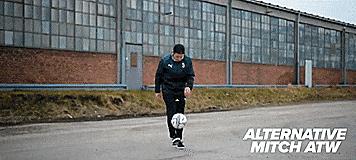 足球的技术和动作要领（每一个花式足球运动员都应该掌握的25个技巧）(15)