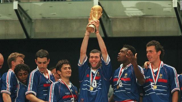 98年法国队夺冠阵容（98年法国队首次获得世界杯冠军）(2)