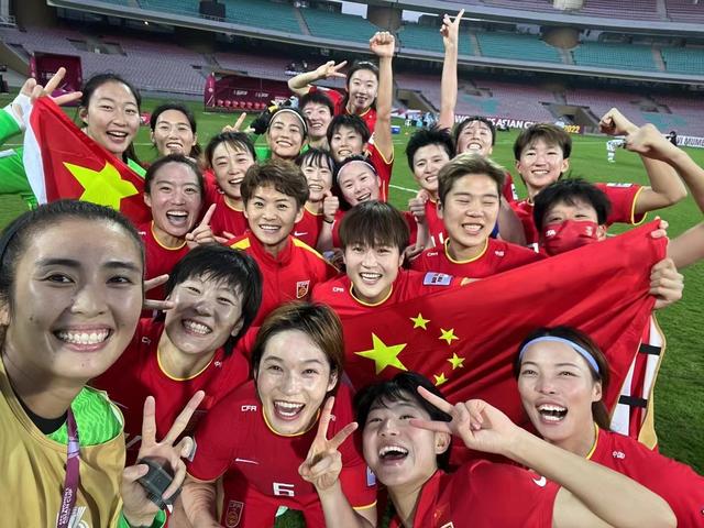 中国女足韩国女足比赛结果（中国女足3：2韩国时隔16年再夺亚洲杯冠军）(10)