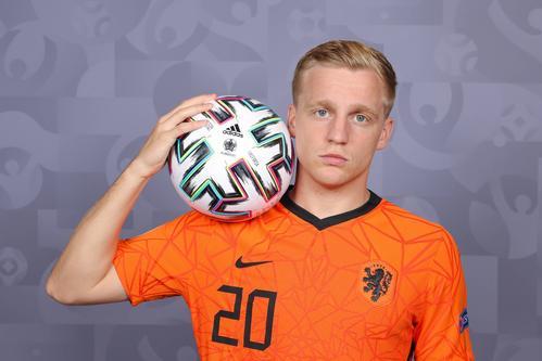 荷兰队2022世界杯队长（世界足坛范家军历史最强阵容）(23)
