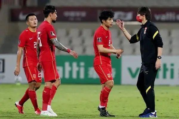 中国足球12强赛分组（国足12强赛大名单出炉）(3)