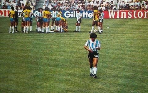 马拉多纳一个人的世界杯（回顾世界杯的马拉多纳之1982）(1)