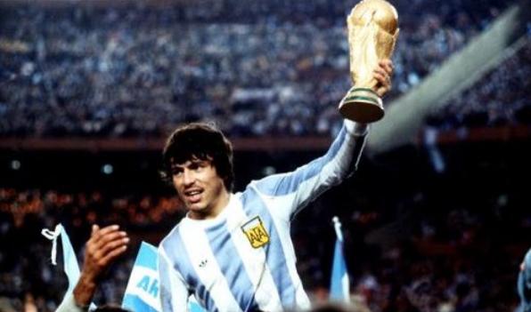 阿根廷足球现役球星排名（阿根廷足球史上的十大巨星）(7)