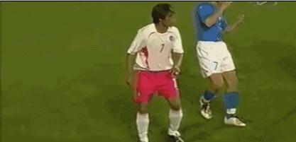 2002年韩日世界杯事件（2002年历史上最脏的世界杯）(4)