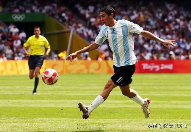 阿根廷世界杯球衣样式（哪一年的阿根廷世界杯球衣好看）(9)