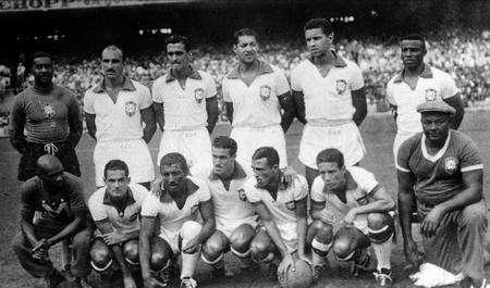 乌拉圭知名球员（乌拉圭足球历史最强11人）(23)