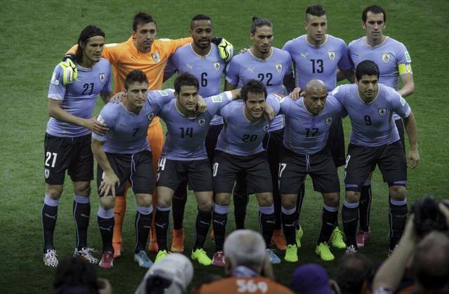 乌拉圭知名球员（乌拉圭足球历史最强11人）(44)