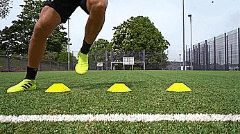 足球过人15种最简单慢动作教学（20个快速脚步训练从易到难）(18)