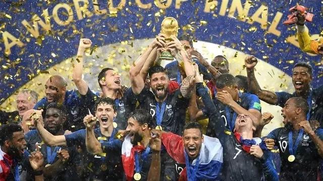 足球世界杯奖杯是纯金的吗（欧洲杯含金量是不是比世界杯含金量更高）(1)