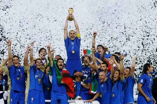 足球世界杯奖杯是纯金的吗（欧洲杯含金量是不是比世界杯含金量更高）(6)