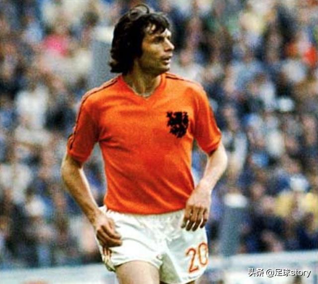 荷兰足球全攻全守的代表人物（荷兰历史最佳11人）(5)