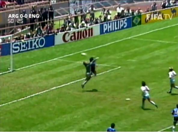 马拉多纳进球集锦（1986世界杯阿根廷对英格兰）(29)