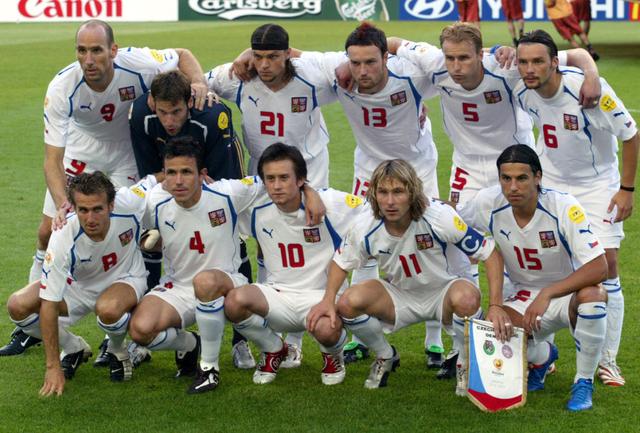 2004年欧洲杯决赛比分（04年欧洲杯打出经典对攻战）(2)