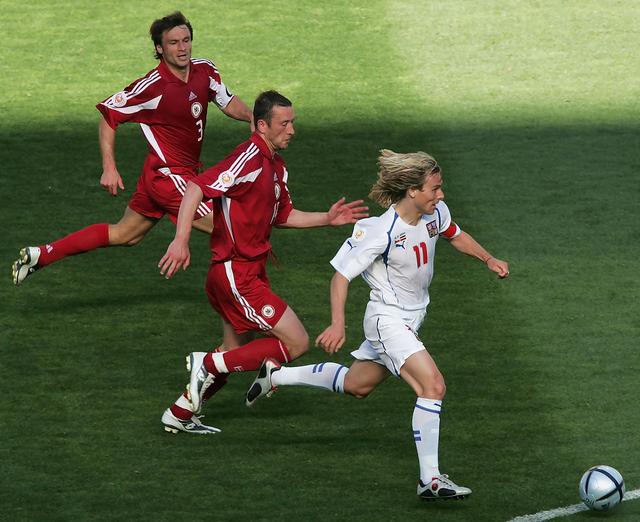 2004年欧洲杯决赛比分（04年欧洲杯打出经典对攻战）(3)