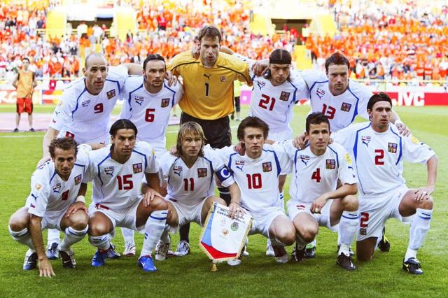 2004年欧洲杯决赛比分（04年欧洲杯打出经典对攻战）(17)