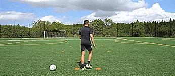 足球运动员冲刺速度（三个可以让你获得刹那优势的速度和加速度训练）(5)